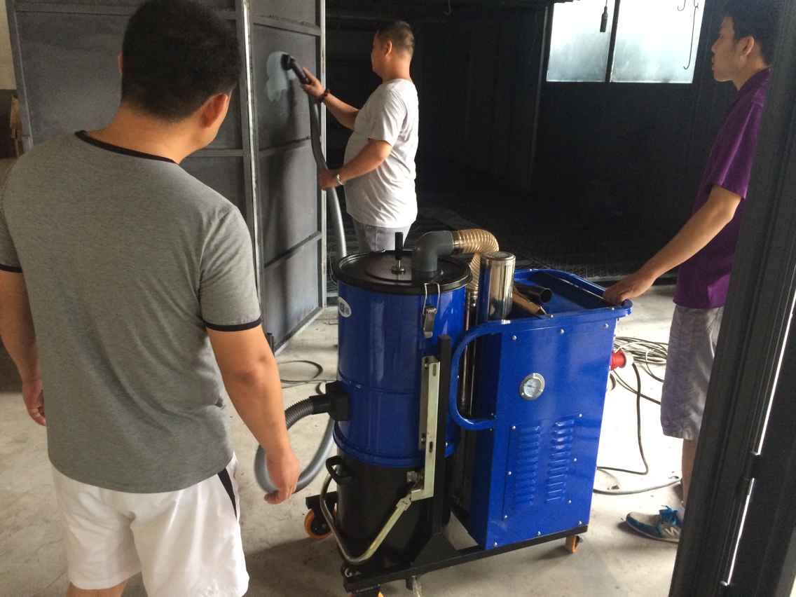 打磨車間該如何選擇工業(yè)吸塵器呢？85